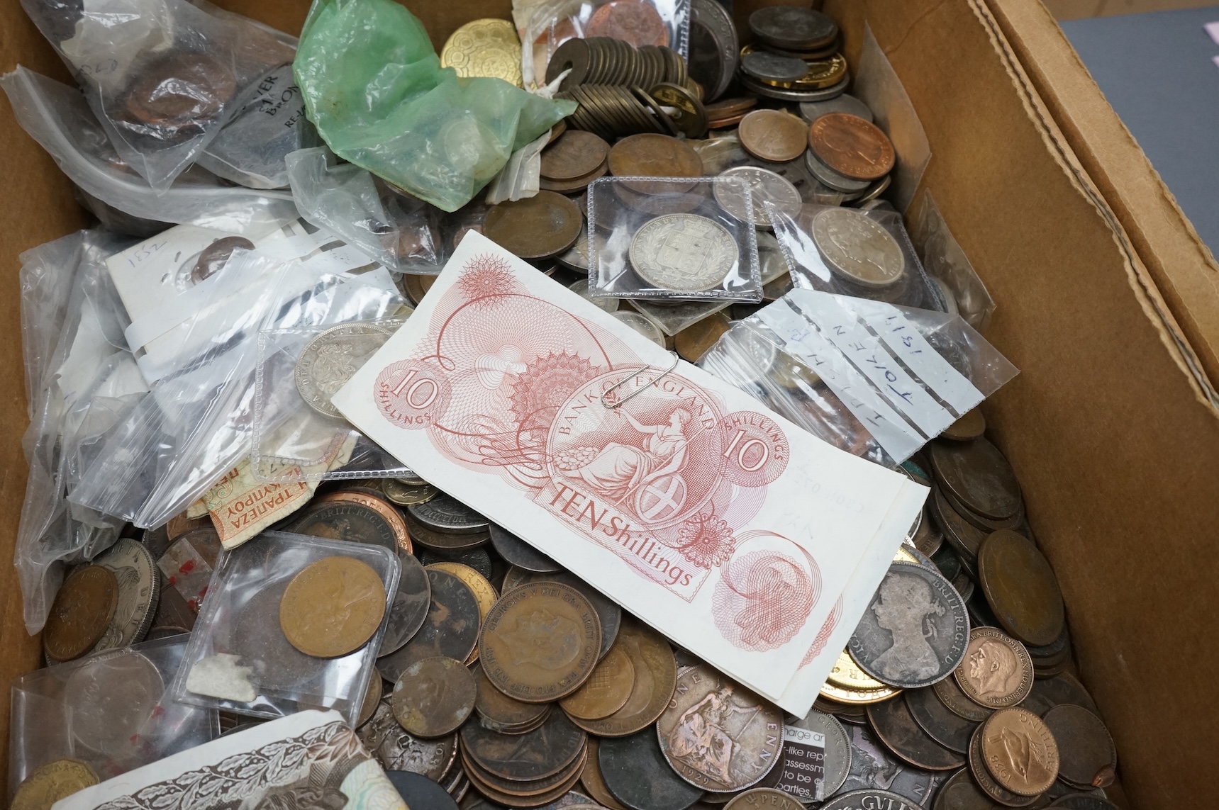 A large collection of mixed world coins, and replica coins